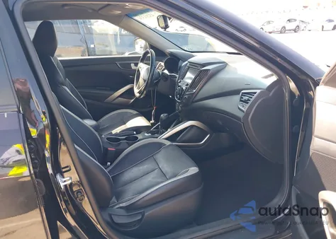 2015 Hyundai Veloster Turbo z USA, uszkodzony, nr VIN KMHTC6AE1FU239958